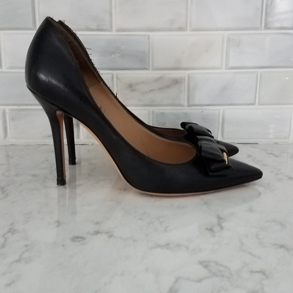 SALVATORE FERRAGAMO Rietta Bow Pointed Toe Pumps - Picture 4 of 10